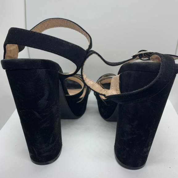 Heels - Picture 2 of 5